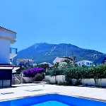White With Pool , Garden ,balcony With Amazing Panorama וילה *