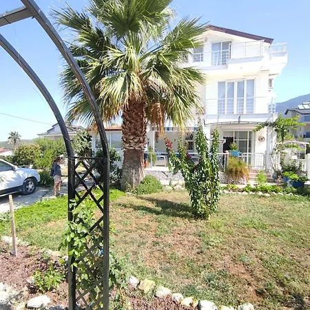 Vila Havuzlu Beyaz Fethiye