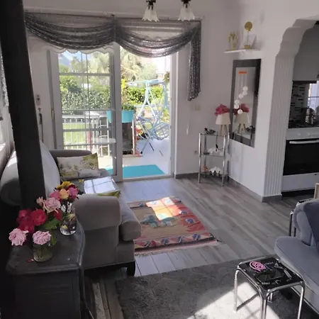 White With Pool , Garden ,balcony With Amazing Panorama פאטהיה